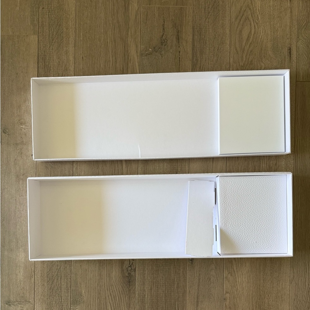 Dior White Box with Gold Logo - Picture 8 of 8